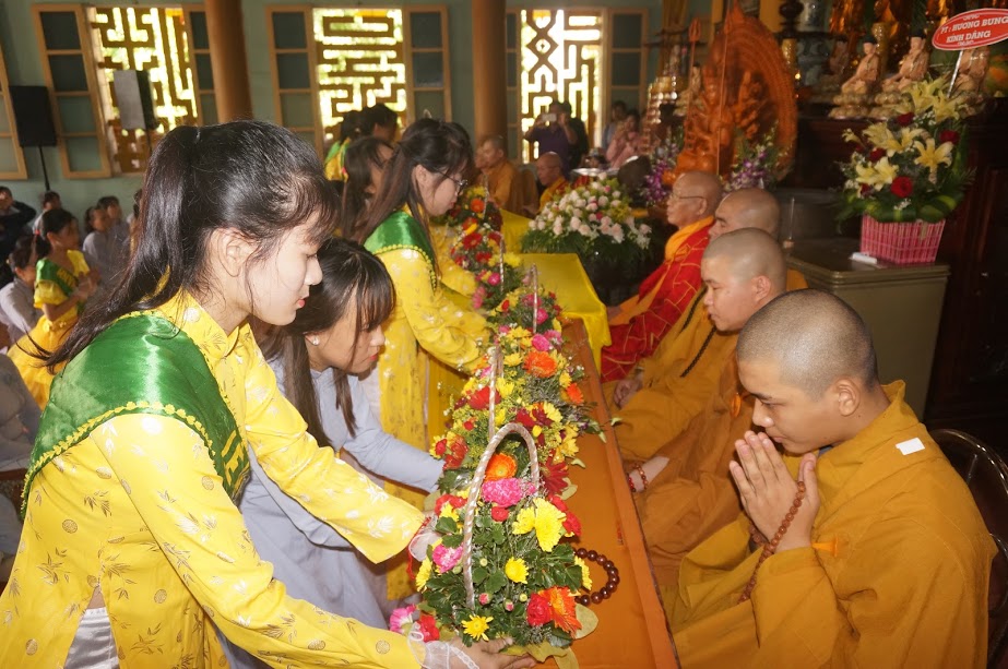 Lễ Cúng dường Trai Tăng mãn hạ và Dâng Y tại Đạo tràng an cư kiết hạ Tổ đình Long Khánh.