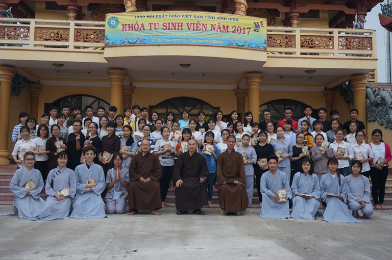 Khóa tu Sinh viên chủ đề “Xây dựng tình huynh đệ”