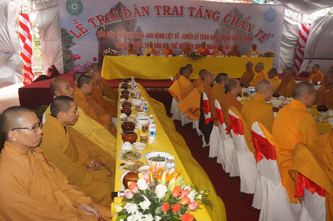 Đại Đàn tràng Cầu siêu chư Hương linh Chiến sĩ, Đồng bào