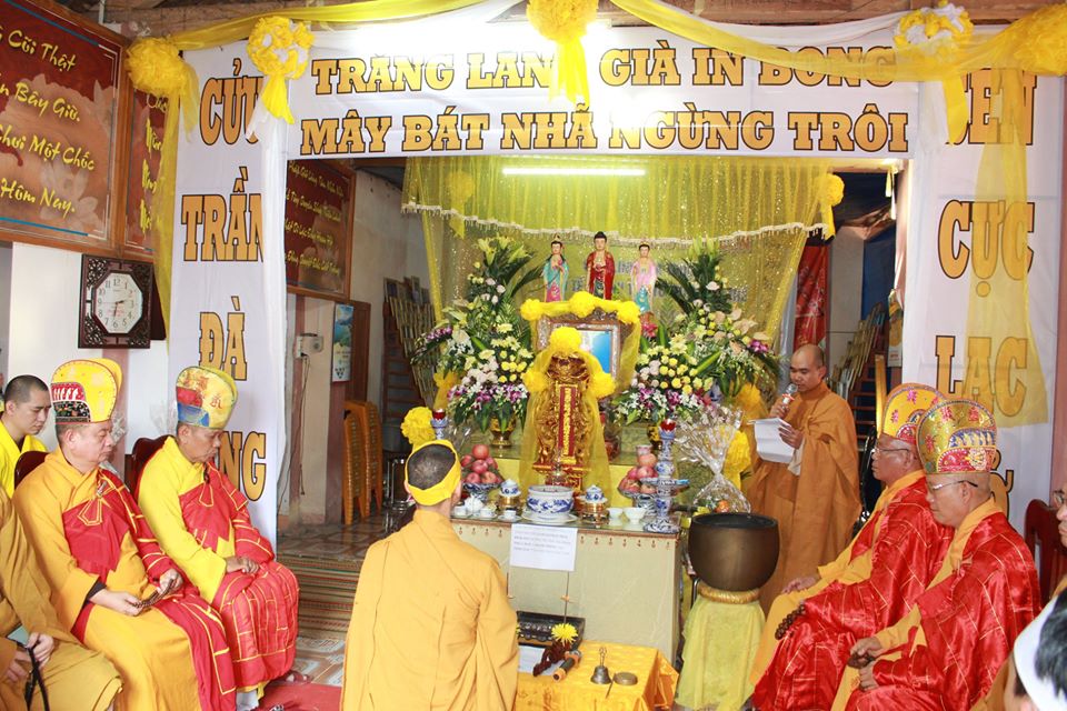 Hoài Ân: Phụng tống kim quan cố HT. Thích Tịnh Giác nhập bảo tháp