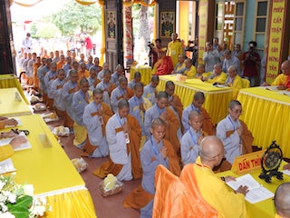 Giới tử Ni tại Đại giới đàn Trí Hải-Bích Liên