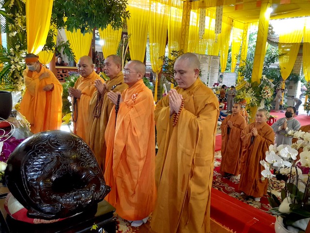 Ban Trị sự GHPGVN tỉnh Bình Định viếng Giác linh HT.Thích Ngộ Tánh tân viên tịch.