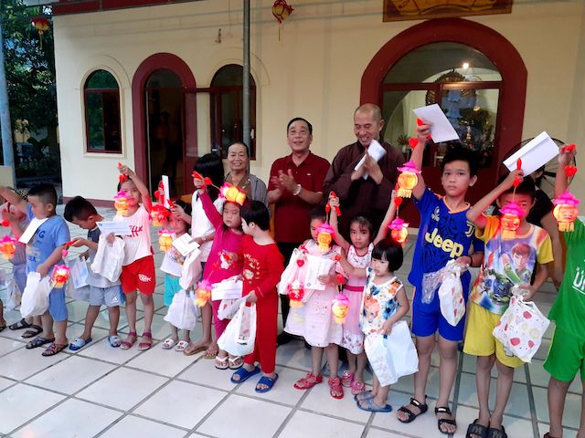 Vui Tết Trung thu tại Niệm Phật Đường Quy Hòa, Tp. Quy Nhơn.