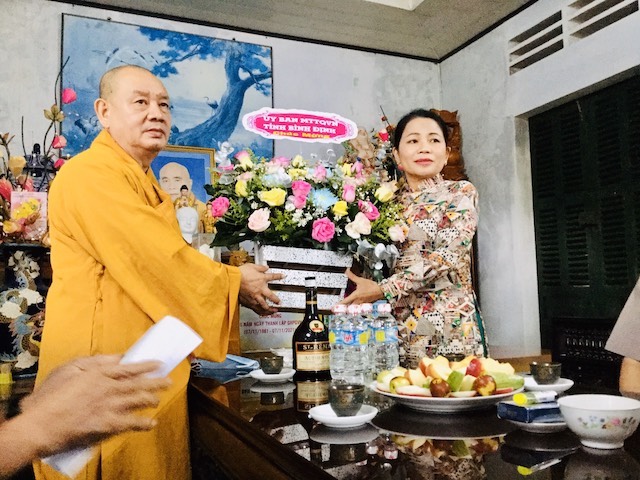 Phù Mỹ: Lãnh đạo chính quyền tỉnh Bình Định thăm và chúc mừng kỷ niệm 40 năm thành lập GHPGVN