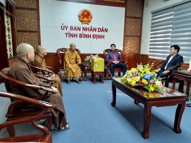Ban Trị sự GHPGVN tỉnh Bình Định thăm và chúc tết Lãnh đạo Chính quyền tỉnh
