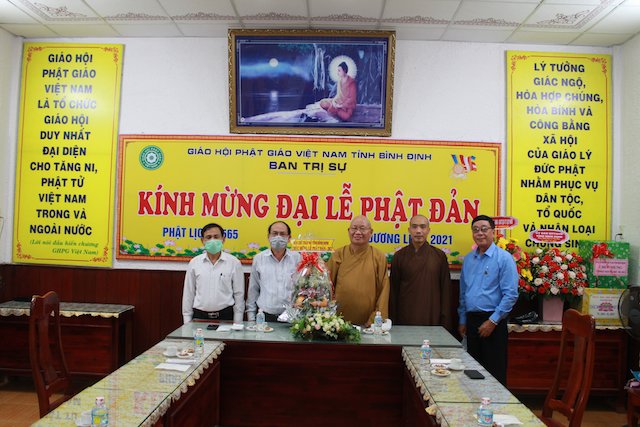 Lãnh đạo Tp. Quy Nhơn thăm, chúc mừng Phật đản Ban Trị sự tỉnh