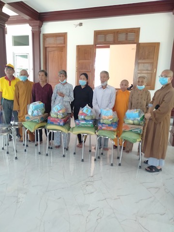 Phù Cát: Ban Trị sự kính mừng Phật đản bằng việc làm ban niềm vui .