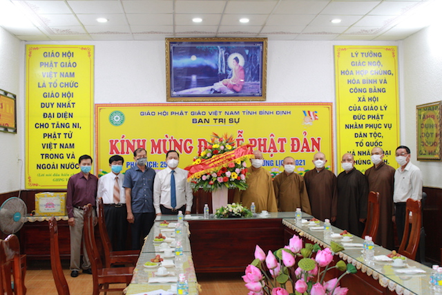 Lãnh đạo tỉnh Bình Định thăm, chúc mừng nhân Đại lễ Phật đản PL. 2565