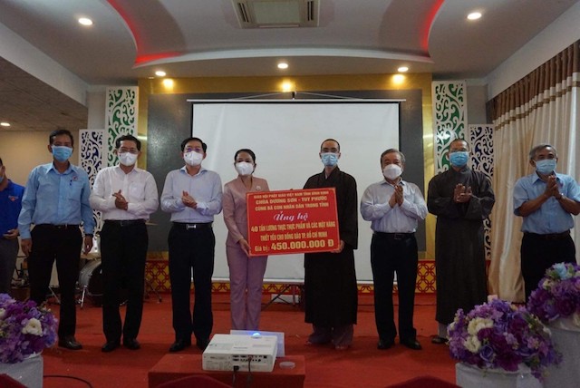 Chuyến xe nghĩa tình của tỉnh Bình Định đến người dân thành phố Hồ Chí Minh chống dịch Covid.