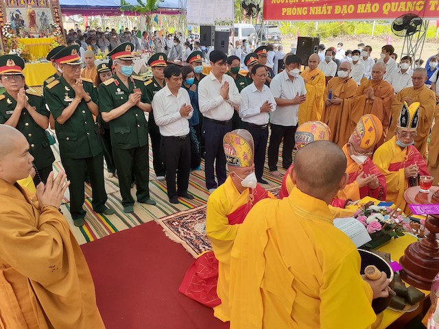Ban Trị sự Phật giáo tỉnh cầu siêu chư liệt sĩ tại đồi Xuân Sơn Hoài Ân