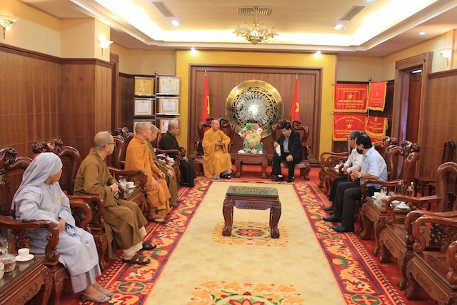 Quy Nhơn: Ban Trị sự Phật giáo thành phố thăm và chúc Tết chính quyền địa phương.