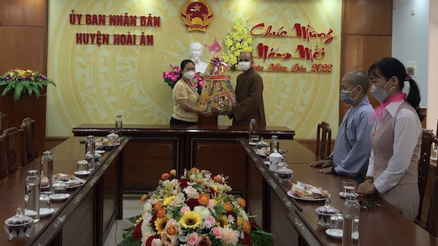 Hoài Ân: Ban Trị sự thăm chúc Tết các cơ quan chính quyền huyện