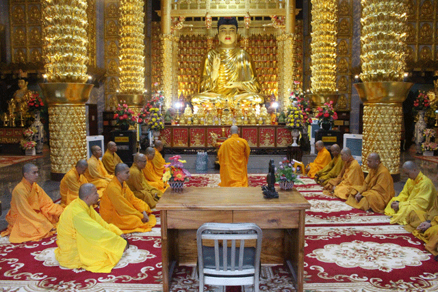 Quy Nhơn: Lễ Bố tát, thính giới của chư Tăng thành phố.