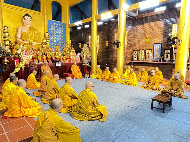 Chư Tăng thành phố Quy Nhơn bố tát chung lần thứ 8