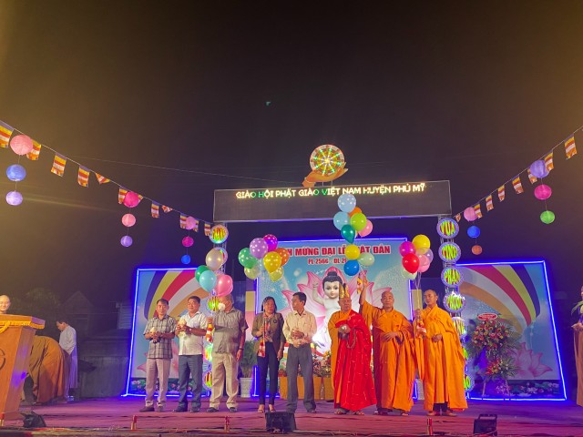 Phù Mỹ: Trang nghiêm Đại lễ Phật đản PL.2566 tại chùa Tịnh Quang
