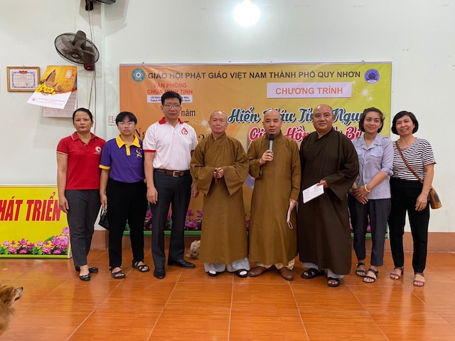 Quy Nhơn: Giọt hồng Từ bi mừng Phật đản PL. 2566