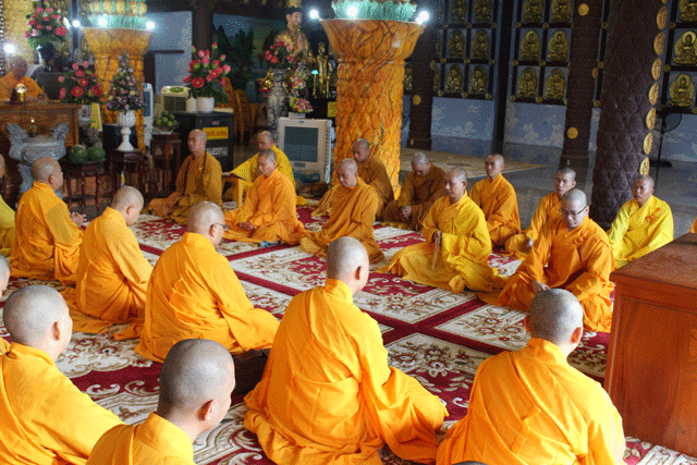 Quy Nhơn: Chư Tăng Tp. Quy Nhơn bố tát kỳ 3 tại Tổ đình Minh Tịnh