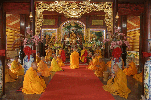 Quy Nhơn: chư Tăng Bố tát định kỳ tại Chùa Phú Thọ